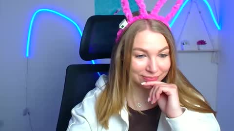 Snapshot of emilia_ilia chatting on 04.27.26 Emilia online show from 04.27.26