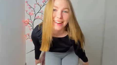 Snapshot of emilia_ilia chatting on 05.02.26 Emilia online show from 05.02.26