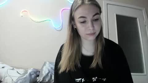 Snapshot of emilia_ilia chatting on 06.04.26 Emilia online show from 06.04.26