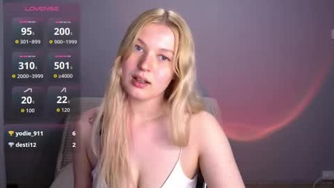 Snapshot of emiliaduchess chatting on 05.27.26 Amili online show from 05.27.26