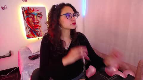Emili Russo online show from 11.14.25