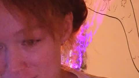 Snapshot of emiliyafox chatting on 02.22.26 Emi online show from 02.22.26