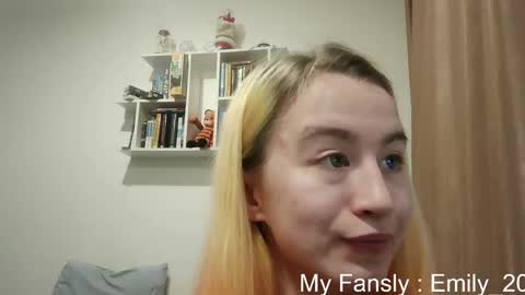 Snapshot of emilly_20 chatting on 05.08.26 Emily online show from 05.08.26
