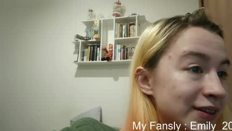 Snapshot of emilly_20 chatting on 05.09.26 Emily online show from 05.09.26