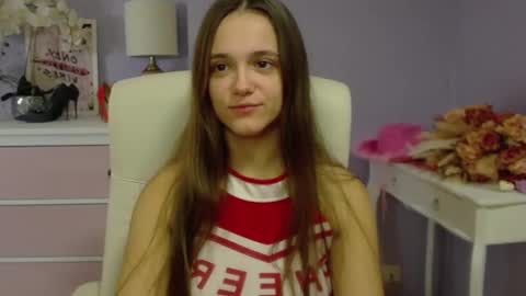 Snapshot of emilly_lust99 chatting on 01.13.25 Emilly online show from 01.13.25