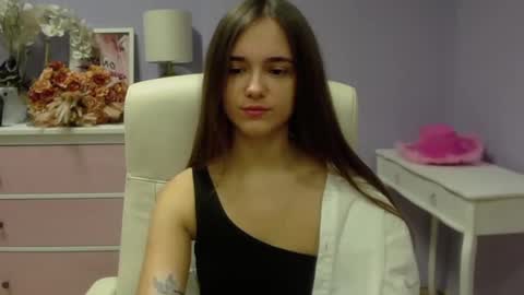 Snapshot of emilly_lust99 chatting on 01.29.25 Emilly online show from 01.29.25