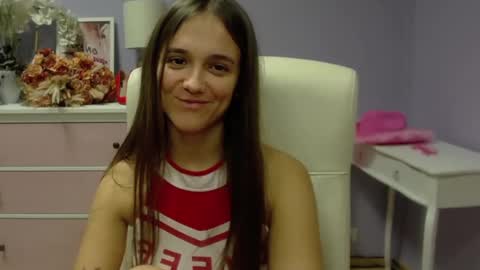 Snapshot of emilly_lust99 chatting on 02.04.25 Emilly online show from 02.04.25