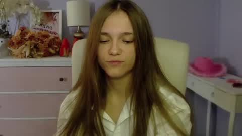 Snapshot of emilly_lust99 chatting on 03.07.25 Emilly online show from 03.07.25