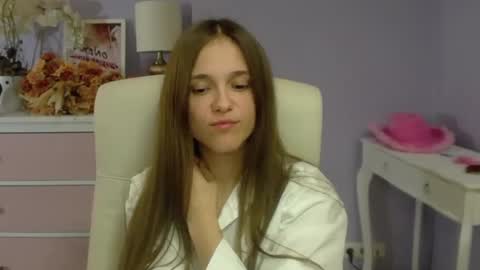 Snapshot of emilly_lust99 chatting on 03.07.25 Emilly online show from 03.07.25