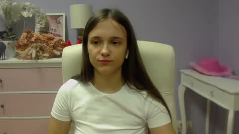 Snapshot of emilly_lust99 chatting on 03.10.25 Emilly online show from 03.10.25