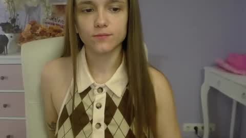 Snapshot of emilly_lust99 chatting on 03.12.25 Emilly online show from 03.12.25