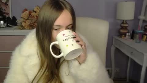 Emilly online show from 11.18.25