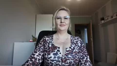 EmillyLove online show from 03.04.26