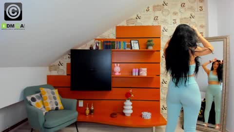 EmillyTaylor online show from 02.04.25