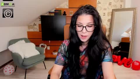 EmillyTaylor online show from 03.12.25