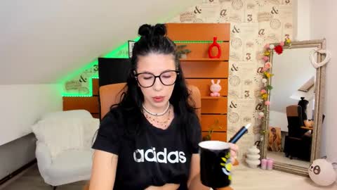 EmillyTaylor online show from 10.10.25