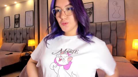 Snapshot of emily_5weet chatting on 01.05.25 Emily online show from 01.05.25