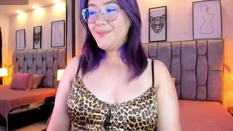 Snapshot of emily_5weet chatting on 01.17.25 Emily online show from 01.17.25