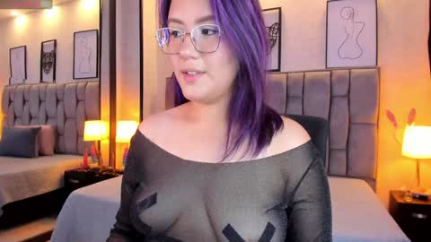 Snapshot of emily_5weet chatting on 01.18.25 Emily online show from 01.18.25