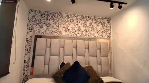 EMILY CUTE online show from 02.26.26