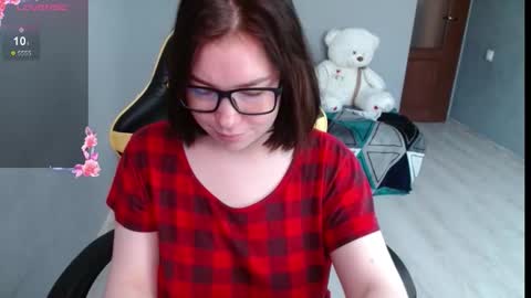 Snapshot of emily_amorre chatting on 09.25.25 Emily 3 online show from 09.25.25