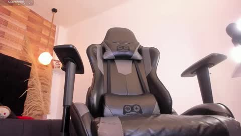 emily_brown04 online show from 12.15.25