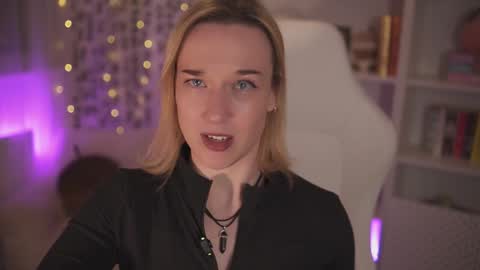 Em -  online show from 12.19.24