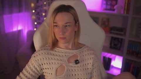 Em -  online show from 01.02.25