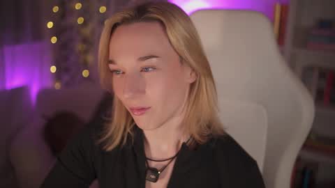 Em -  online show from 01.16.25