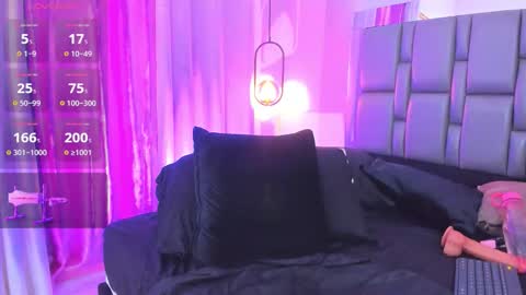 Emi  online show from 11.24.25