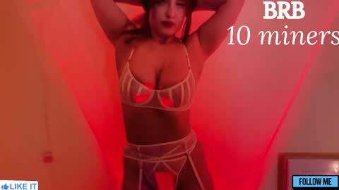 Snapshot of emily_gin chatting on 05.18.26 EMILY online show from 05.18.26