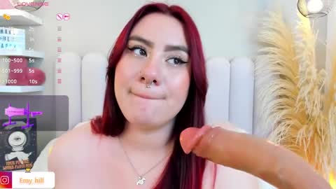 Snapshot of emily_hill___ chatting on 01.14.25 EMILY Monday 5-2 am From Tuesday to Friday5-1 am Colombia time online show from 01.14.25