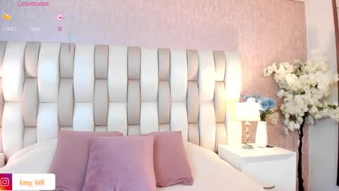 Snapshot of emily_hill___ chatting on 01.30.25 EMILY Monday 5-2 am From Tuesday to Friday5-1 am Colombia time online show from 01.30.25