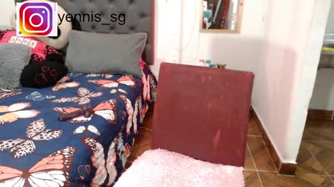 Snapshot of emily_hot_01 chatting on 12.08.24 emily online show from 12.08.24