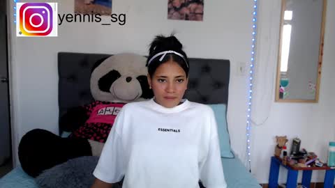 Snapshot of emily_hot_01 chatting on 02.23.25 emily online show from 02.23.25