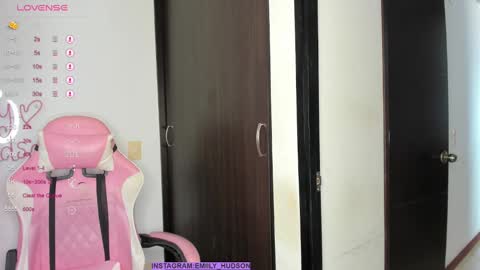 independet model online show from 12.17.24