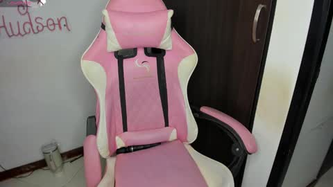 independet model online show from 02.18.25