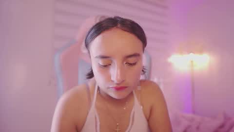 Snapshot of emily_jonexs_ chatting on 02.10.26 mily online show from 02.10.26