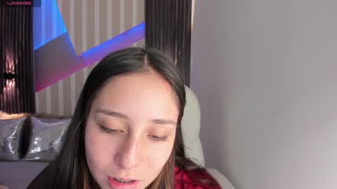 Snapshot of emily_layton chatting on 01.25.25 Emily online show from 01.25.25