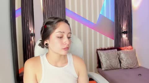 Snapshot of emily_layton chatting on 09.19.25 Emily online show from 09.19.25