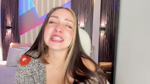 Snapshot of emily_layton chatting on 10.17.25 Emily online show from 10.17.25