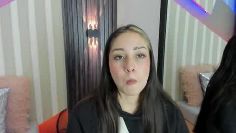 Snapshot of emily_layton chatting on 10.19.25 Emily online show from 10.19.25