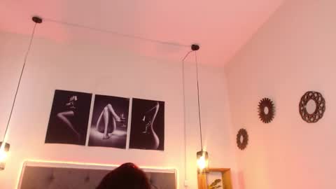 Snapshot of emily_leinn chatting on 09.17.25 E M I L Y online show from 09.17.25