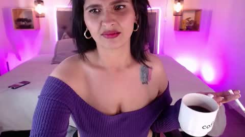 Snapshot of emily_leinn chatting on 09.30.25 E M I L Y online show from 09.30.25
