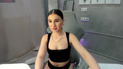 Snapshot of emily_lews chatting on 02.24.26 Emily online show from 02.24.26