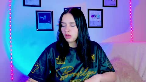 Emily Lindey online show from 07.18.26