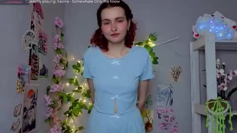 Snapshot of emily_lune chatting on 02.06.26 Emily online show from 02.06.26