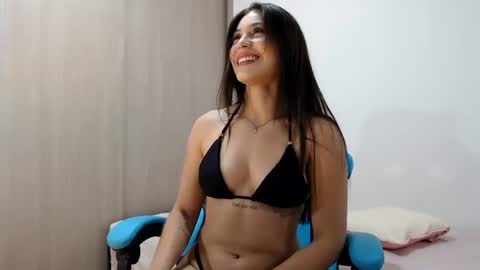 Snapshot of emily_mikelhot chatting on 07.09.26 emily_mikelhot online show from 07.09.26