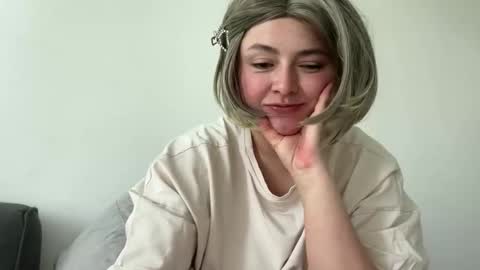 Snapshot of emily_morning_dew chatting on 05.25.26 emily_morning_dew online show from 05.25.26