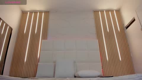 emily_nova_ online show from 03.20.26